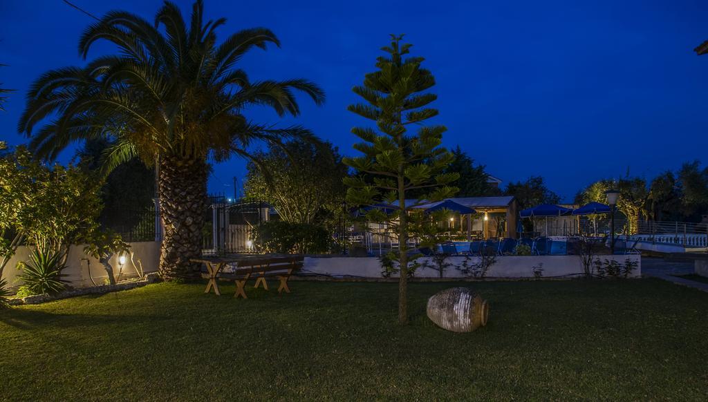 Olive Grove Studios & Apartments スヴォロナータ エクステリア 写真