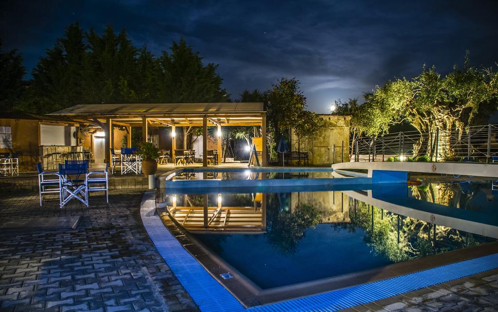 Olive Grove Studios & Apartments スヴォロナータ エクステリア 写真